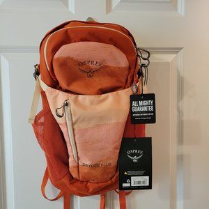 *NWT* Osprey Daylite Plus 20L backpack - Desert Orange